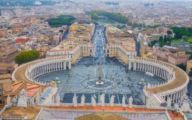 Güzel Vatikan ile St Peters Meydanı - St Peters Bazilikası'nın üstünden havadan görünümü