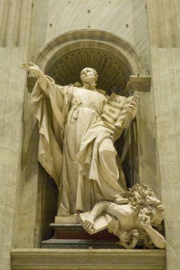 St Peters Bazilikası Vatikan Roma'ndaki mermer heykeller