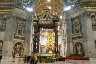 Benzersiz Saint Peters Bazilikası Vatikan Roma'ndaki Altar