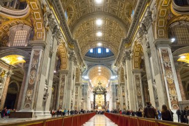 Roma - Vatikan St Peters Bazilikası'nın etkileyici iç