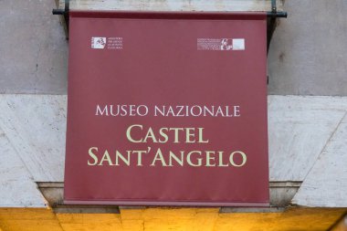 Castel Sant Angelo - Roma turistler için popüler bir yer girişi