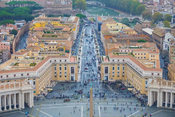 Vista aérea incrível sobre o Vaticano e a cidade de Roma a partir da Basílica de São Pedro — Fotografia de Stock