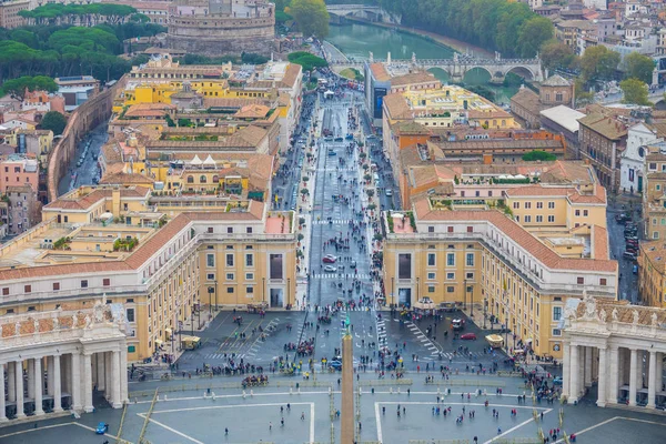 Increíble vista aérea sobre el Vaticano y la ciudad de Roma desde la Basílica de San Pedro — Foto de Stock