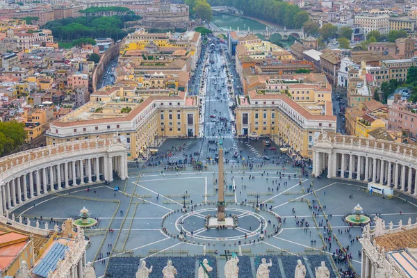 Magnifique place Saint-Pierre - vue aérienne depuis le dôme de Saint-Pierre à Rome — Photo