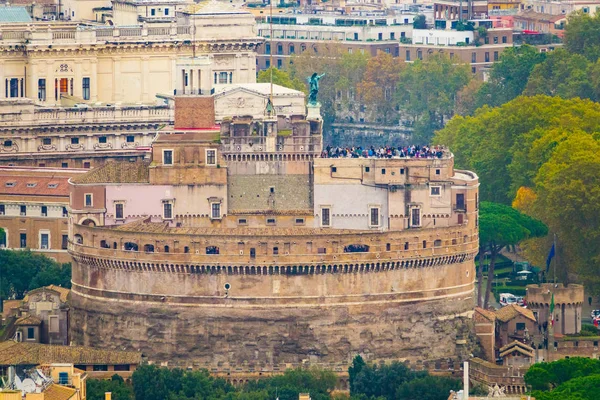 Castillo de los Ángeles llamado Castel Sant Angelo en Roma - gran vista aérea desde el Vaticano — Foto de Stock