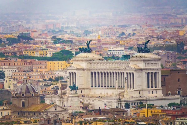 National Monument Vittorio Emanuele in Rome - aerial view from the Vatican — Stock Photo, Image