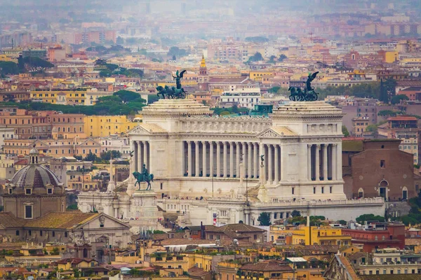 National Monument Vittorio Emanuele in Rome - aerial view from the Vatican — Stock Photo, Image