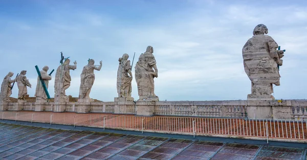 Statues of holy men on St Peters Basilica in Rome - The Vatican — Stock Photo, Image