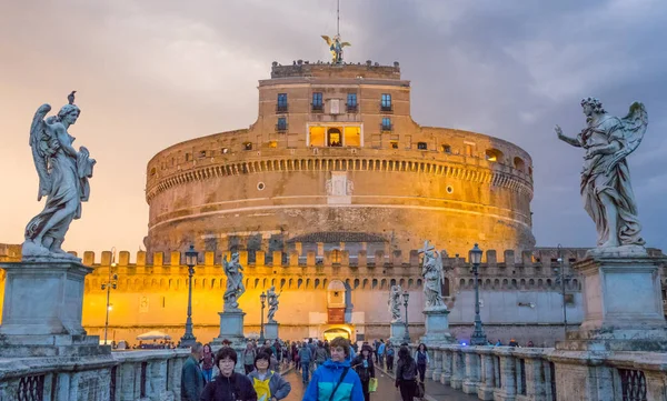 Angel statyerna på Castel Sant Angelo - den fantastiska Angels Castle i Rom — Stockfoto