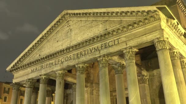 Tijd Lapse schot van beroemde Pantheon in Rome bij nacht — Stockvideo