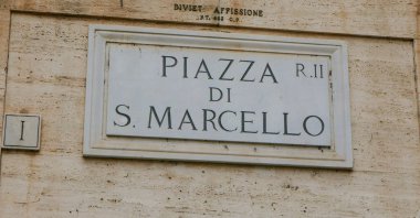 Sokak tabelası Roma - Piazza di S Marcello Marcellos meydanda