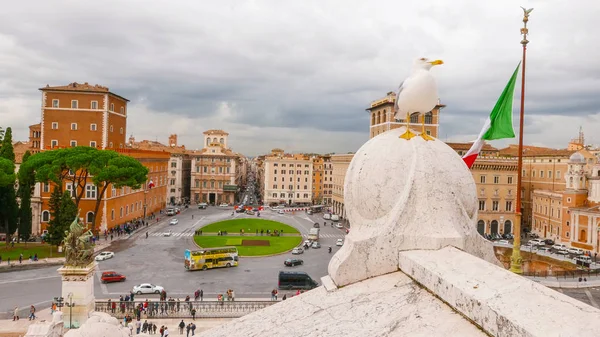 Uitzicht over de Venetiaanse Sqaure in Rome - Piazza Venezia — Stockfoto
