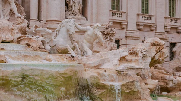 로마-유명한 랜드마크에에서 아름 다운 트레비 분수 — 스톡 사진