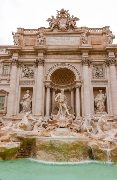 Csodálatos szobrok: a Trevi Fountains Rómában — Stock Fotó