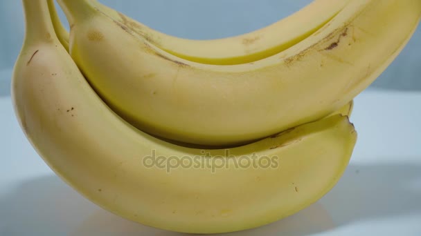 Un mazzo di banane fresche — Video Stock