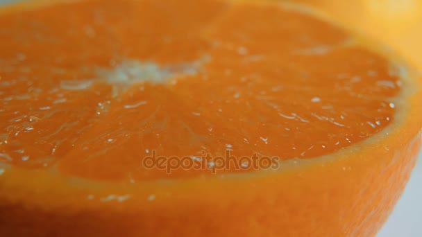 Macro shot de frutas frescas - naranjas jugosas — Vídeo de stock