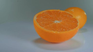 Sulu turuncu - taze dilimlenmiş meyve