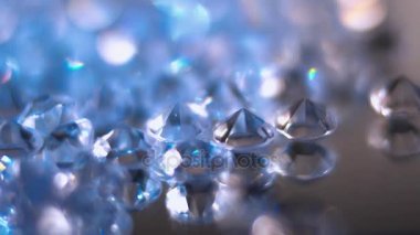 Kamera slaytlar elmas veya kristaller - güzel arka plan üzerinde yavaş yavaş