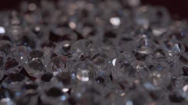 Кристрали или украшения с бриллиантами - красивый фон — стоковое видео