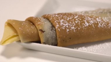 Fransızca krep dolu çikolata ile - tatlı gözleme Fransa gelen tatlı