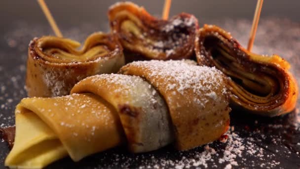 Francuski deser pyszne czekoladowe Naleśnikarnie - specjalność z Francji- — Wideo stockowe