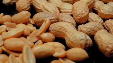 Kadar yakın bir kavrulmuş fıstık üzerinde kamera slaytlar veya makro çekim