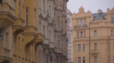  Prag / Çek Cumhuriyeti - 19 Şubat 2017: Prag City'deki güzel binalar