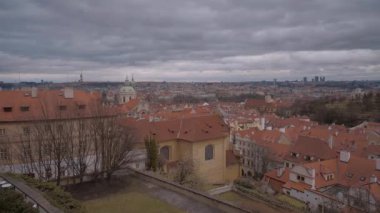  Prag / Çek Cumhuriyeti - 19 Şubat 2017: Prag City'deki güzel binalar