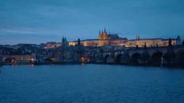 Vltava nehir kenarı Prag Panoraması - Çek Cumhuriyeti - 20 Mart 2017