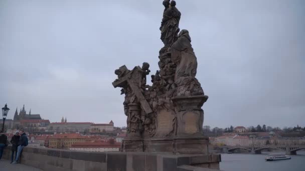 Mensen Karelsbrug Praag Praag Tsjechische Republiek Maart 2017 — Stockvideo