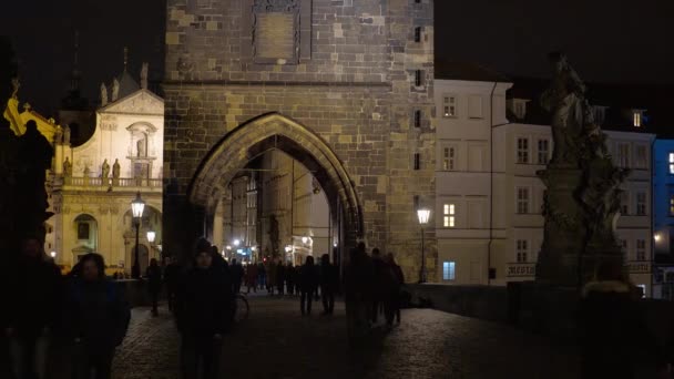 Mensen Karelsbrug Praag Praag Tsjechische Republiek Maart 2017 — Stockvideo