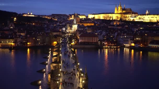 Persone Sul Ponte Carlo Praga Repubblica Praga Ceca Marzo 2017 — Video Stock