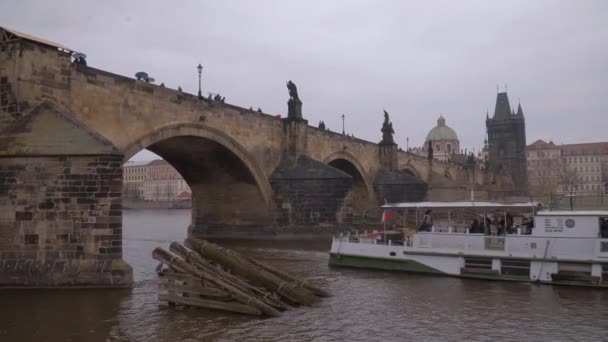 Berömda Floden Vltava Staden Prag Tjeckien Mars 2017 — Stockvideo
