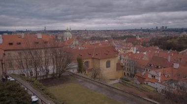  Prag / Çek Cumhuriyeti - 19 Şubat 2017: Prag City'deki güzel binalar