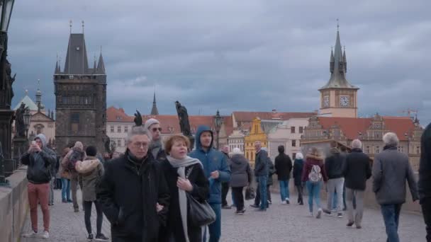 Personas Puente Carlos Praga Praga República Checa Marzo 2017 — Vídeo de stock