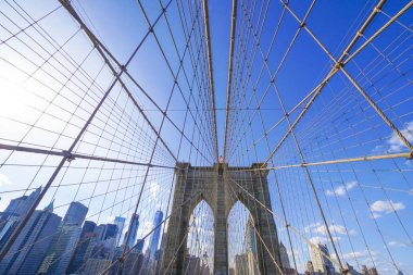 New York ünlü Brooklyn Köprüsü-Manhattan - New York - 1 Nisan 2017 şaşırtıcı mimarisinde
