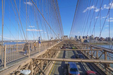 Bir ana konumlar New York ünlü Brooklyn Köprüsü-Manhattan - New York - 1 Nisan 2017