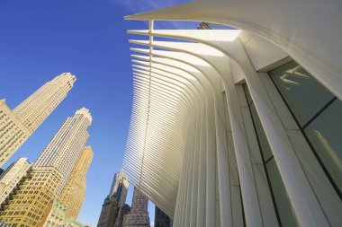 Şaşırtıcı Westfield Dünya Ticaret Merkezi - modern alışveriş merkezinde Ground Zero - Manhattan - New York - 1 Nisan 2017