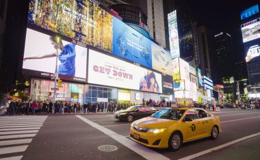 New York Times Square geceleri - New York - Manhattan - New York - 1 Nisan 2017 yoğun bir yerde