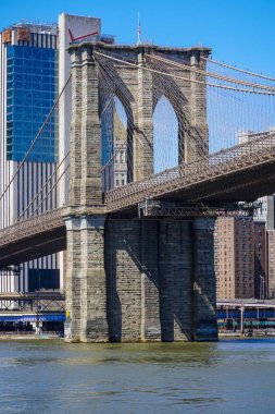 Brooklyn Köprüsü'nün New York - bir ünlü Simgesel Yapı-Manhattan - New York - 1 Nisan 2017
