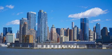 Bizi cesur savaş gemisi ve Manhattan - Manhattan - New York - 1 Nisan 2017 müzede