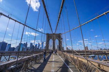 Geniş açı çekim Brooklyn Köprüsü New York - Manhattan - New York - 1 Nisan 2017