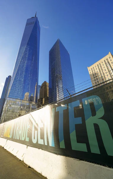 Всесвітній торговий центр в Ground Zero Манхеттен - Манхеттен - Нью-Йорк - 1 квітня 2017 — стокове фото