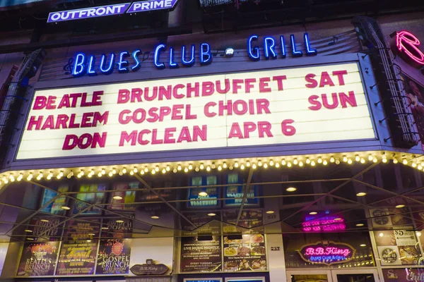 Blues Club and Grill en la plaza del New York Times MANHATTAN - NUEVA YORK - 1 DE ABRIL DE 2017 — Foto de Stock