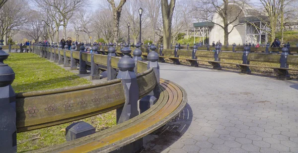 Wunderschöner zentraler park new york - wunderbarer ort zum entspannen- manhattan - new york - 1. april 2017 — Stockfoto