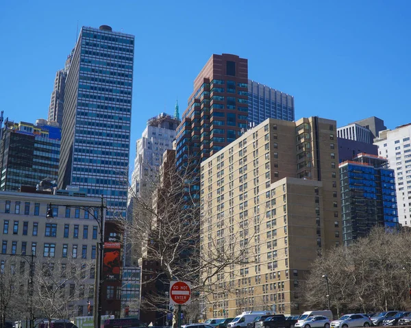 Edifícios bonitos em Downtown Manhattan- MANHATTAN - NOVA IORQUE - ABRIL 1, 2017 — Fotografia de Stock