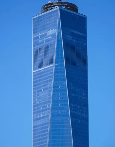 One World Trade Center - le plus haut buidling de New York- MANHATTAN - NEW YORK - 1er AVRIL 2017 — Photo