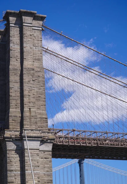 Starożytny Most Brookliński Nowy Jork - kultowe landmark-Manhattan - Nowy Jork - 1 kwietnia 2017 r. — Zdjęcie stockowe