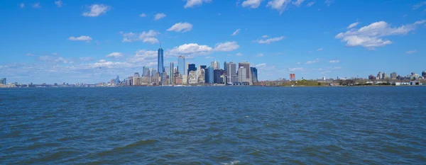 Verre Manhattan skyline - weergave van de Hudson River-Manhattan - New York - 1 April 2017 — Stockfoto