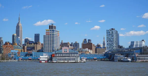 Panorama Manhattanu s Empire State Building-Manhattan - New York - 1. dubna 2017 — Stock fotografie